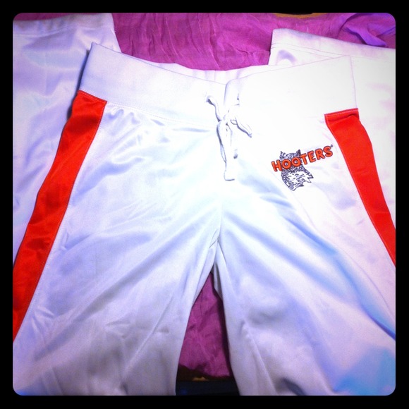 🚫Hooters track pants -xs