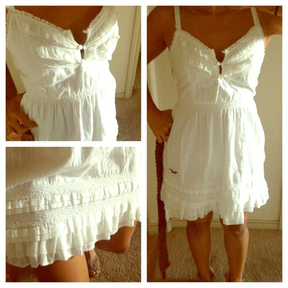 ❌SOLD❌Gorgeous and cute Hollister White Dress