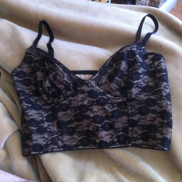 ❌SOLD❌New nude and black lace bustier - Picture 3 of 3