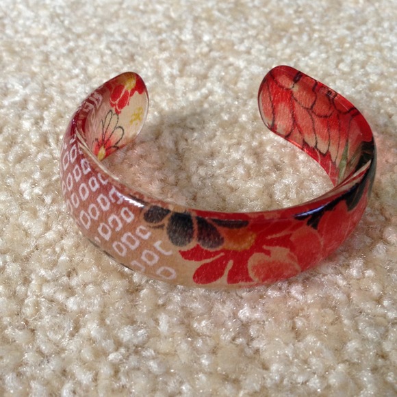 Jewelry - Japanese print plastic cuff. From Japan! 🇯🇵