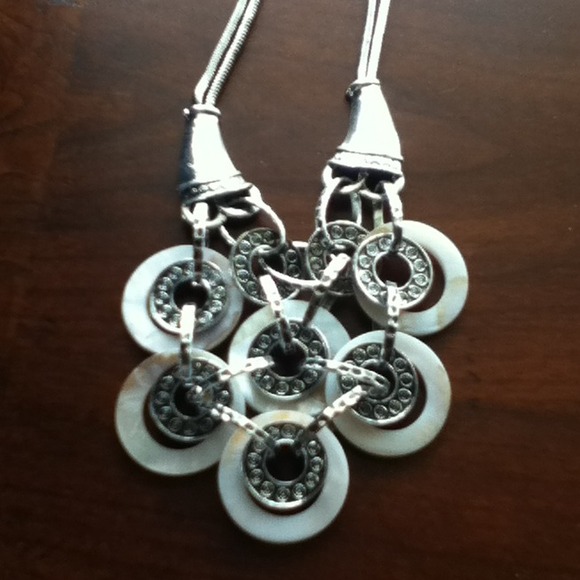 Aztec Style Shell Silver Toned Necklace Set - Picture 1 of 3