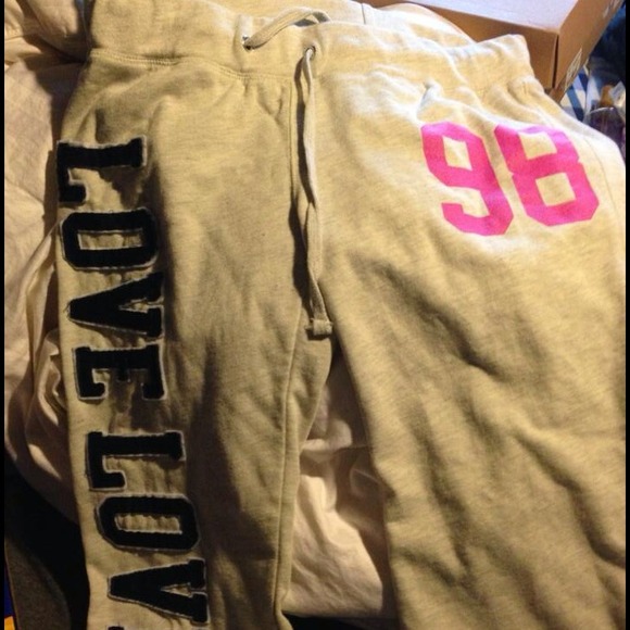Cropped sweatpants