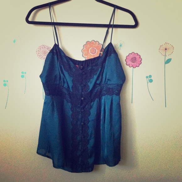 Silk material top, dark green, size L. - Picture 1 of 1