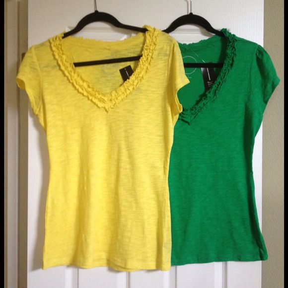 🔴HOLD for makemeadeal🔴 Yellow and green INC Tops
