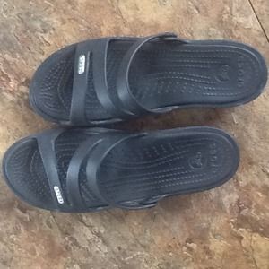 Black Crocs Wedge Size 7