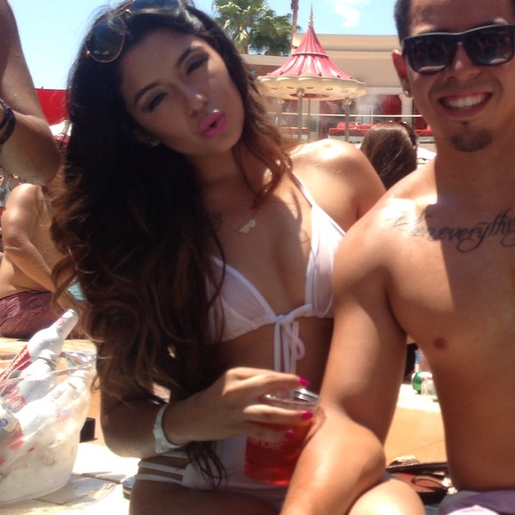 White bathing suit - Picture 4 of 4