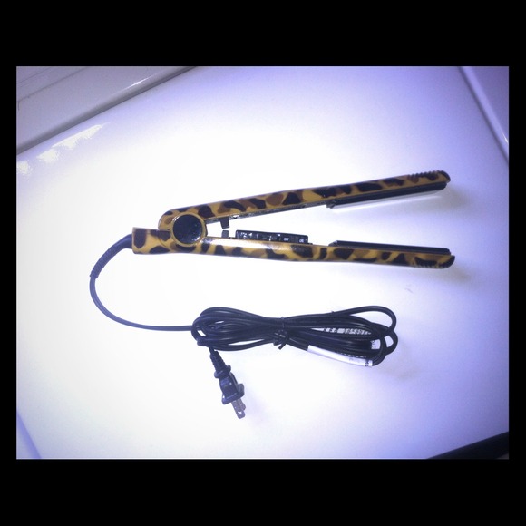 Cheetah straightener