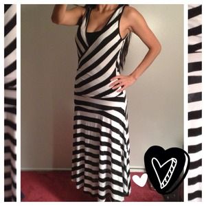 ◼◻Classy black/white dress and tribal dress bundle