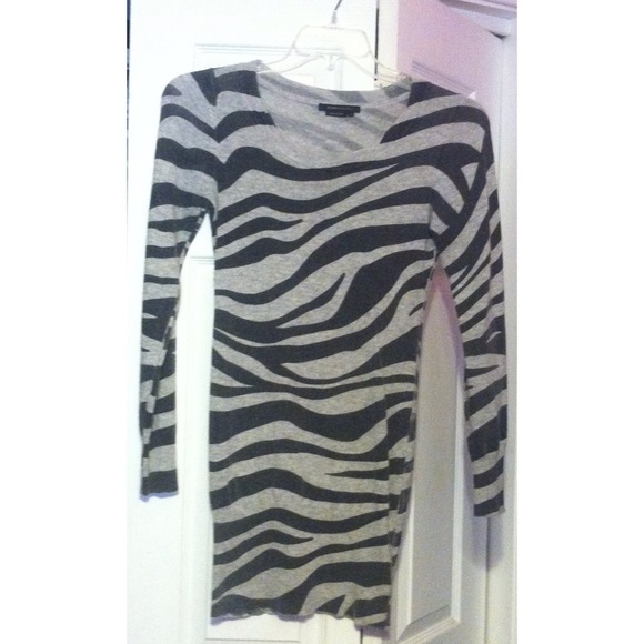 BCBG printed sweater dress!