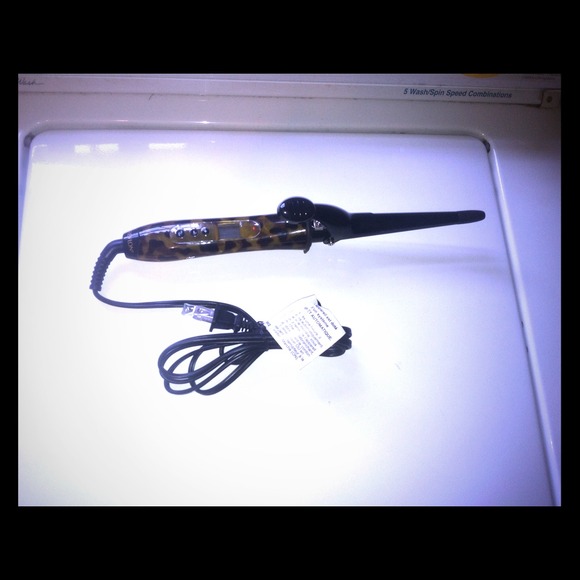 Cheetah print curling iron