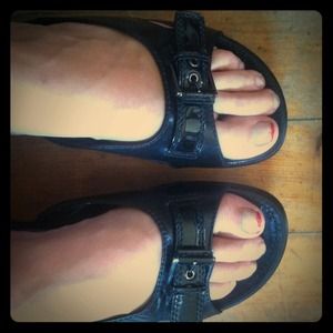 Size 7 1/2 cole Haan G series sandals.