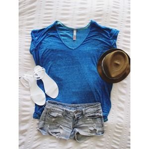 🚫 SOLD IN BUNDLE 🚫 Free People Keep Me tee