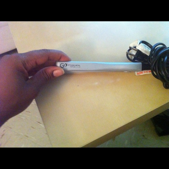 FHI Mini flat iron