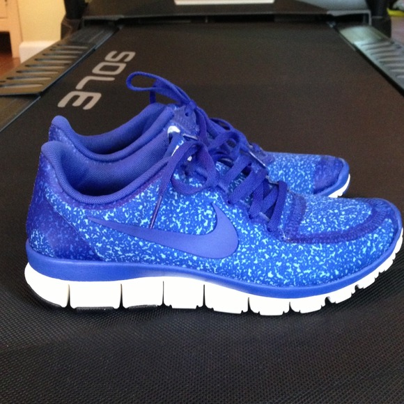 Nike Shoes - Nike Free 5.0 Sneakers