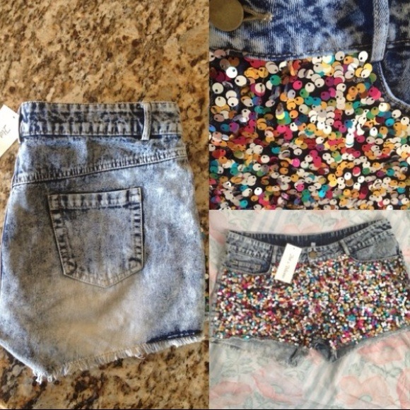 High waisted acid wash sequence shorts - Picture 3 of 3