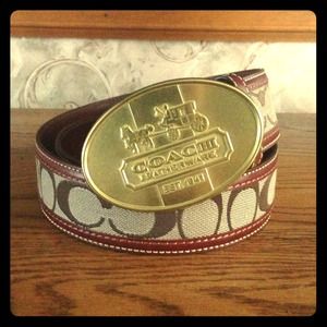 Womens Coach leather and monogram belt!