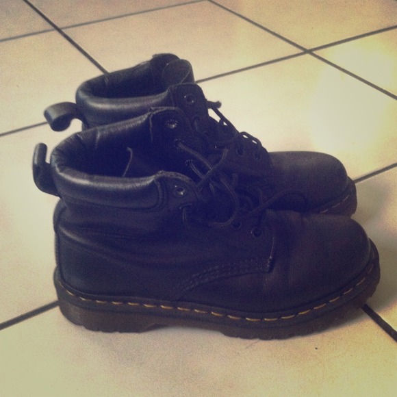 Dr martens 7 boots black leather