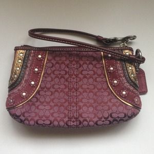 🎉SALE🎉 Coach wristlet