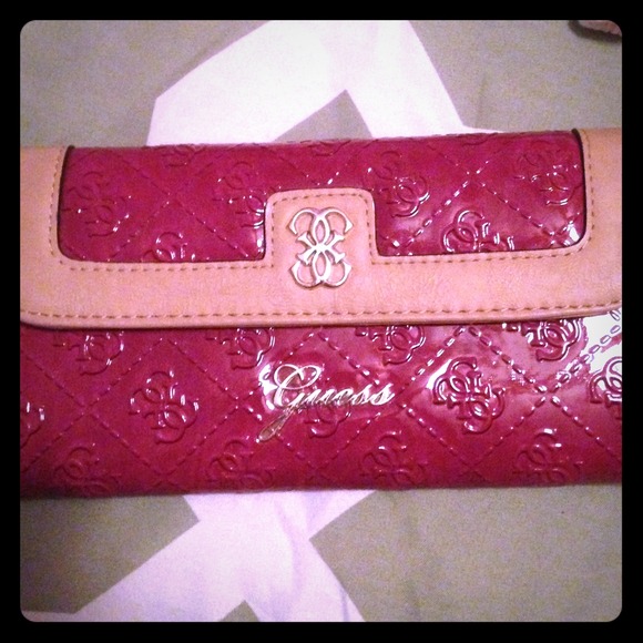 Sold 🚫Pink GUESS wallet