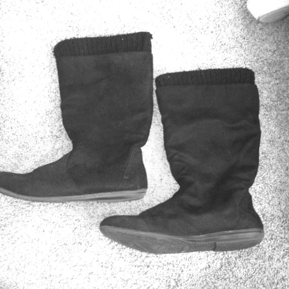 REDUCED💋💕😱Black pair of cute boots from TARGET