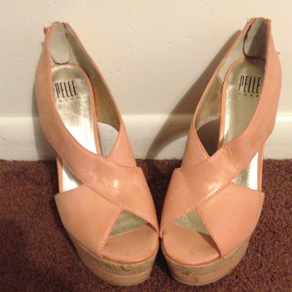 NWOT Pelle Moda Wedges