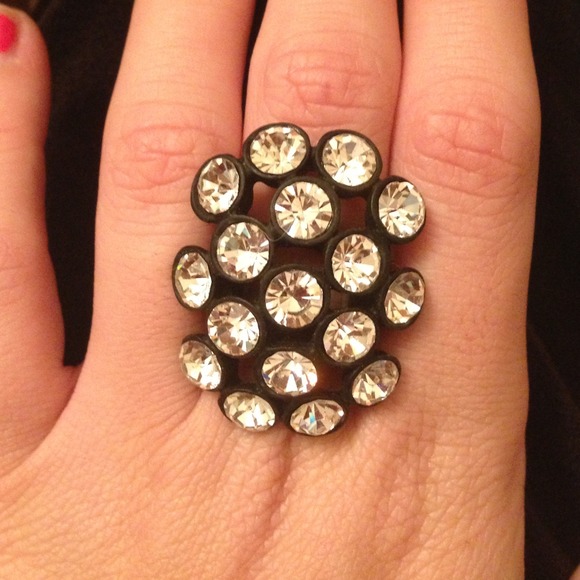 Oversized black ring - Picture 1 of 3