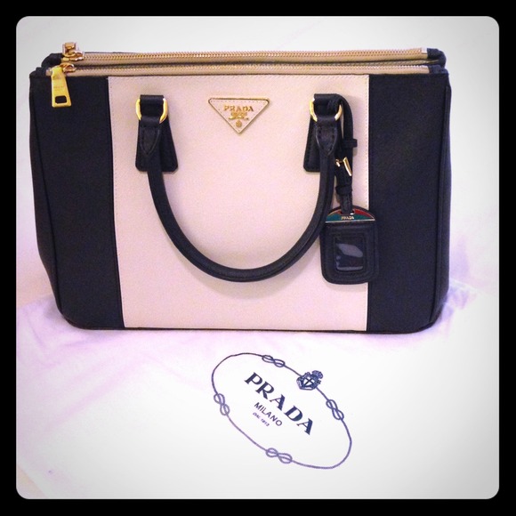 💫Reserved ✨Prada Handbag