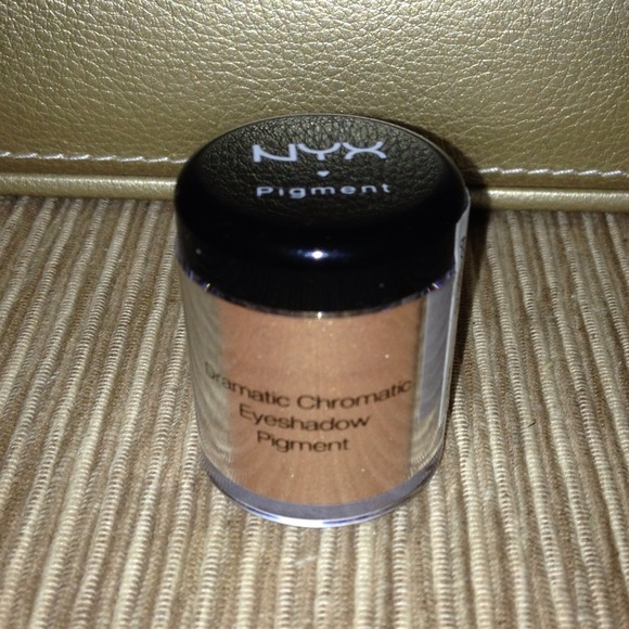 NYX Other - 🆕"NYX" Chromatic Eye Shadow Pigment