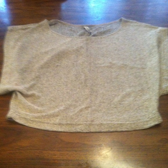 Crop lightweight sweater large round neck