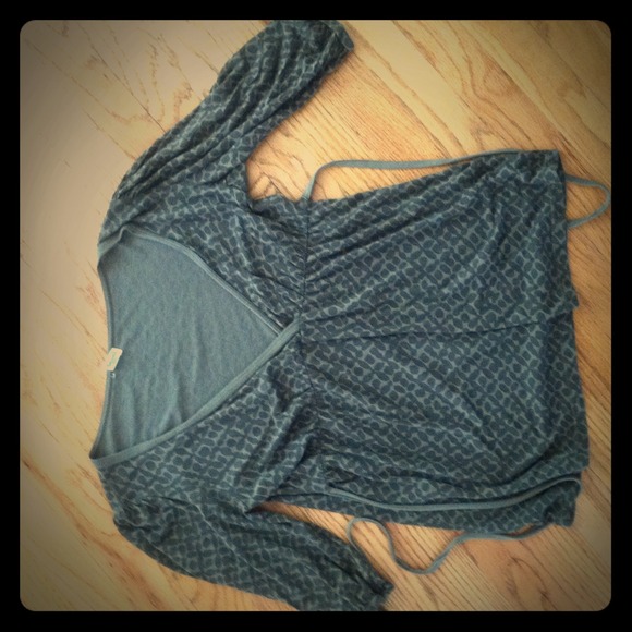 Olive Splendid baby doll v neck top