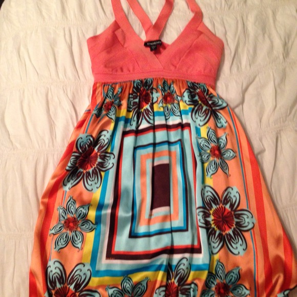 Sexy low cut Flow bottom BeBe dress