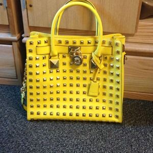 💛HOLD💛MICHAEL KORS YELLOW TOTE PRICED TO SELL