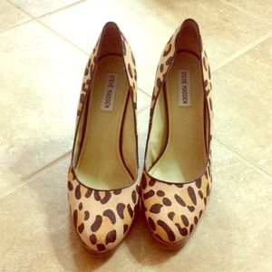 Leopard Pumps!!