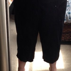 Black capris (Dockers)