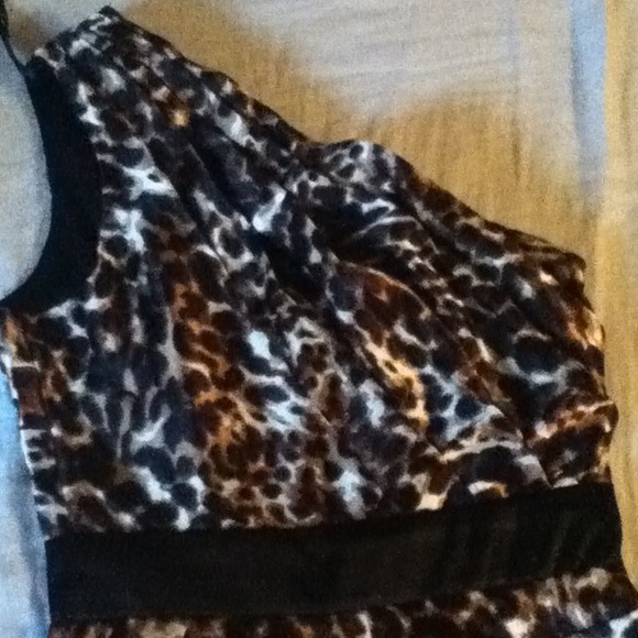Leapord print one shoulder dress - Picture 2 of 3