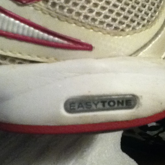 Reebok easy tone - Picture 2 of 2