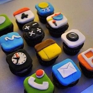 Pieces to an iPhone 4S case