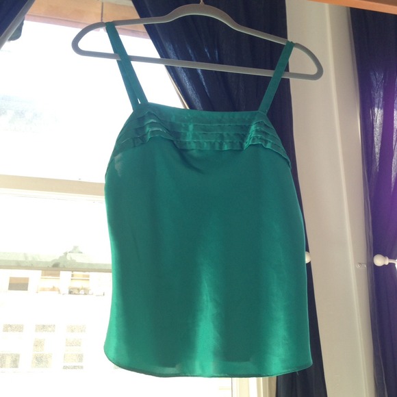 Emerald silky pleated vintage tank. S-M - Picture 2 of 4