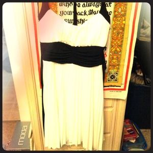 Gorgeous, timeless NWT black & white halter dress