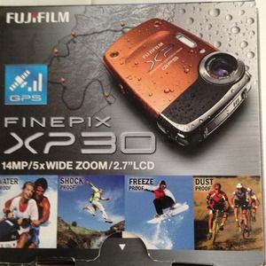 FUJIFILM FINEPIX XP30 CAMERA