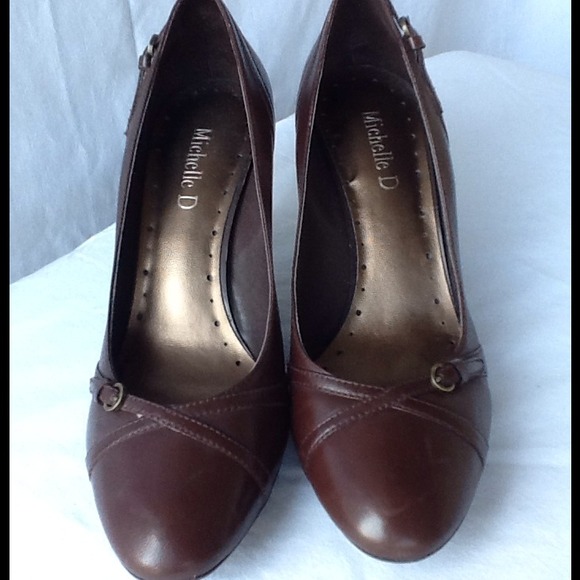 🎉SOLD IN BUNDLE🎉Michelle D classic brown leather