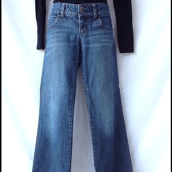 SOLD IN BUNDLE Elle boot cut jeans
