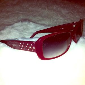 Steve Madden maroon sunglasses