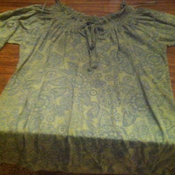 Green peasant blouse - Picture 1 of 4