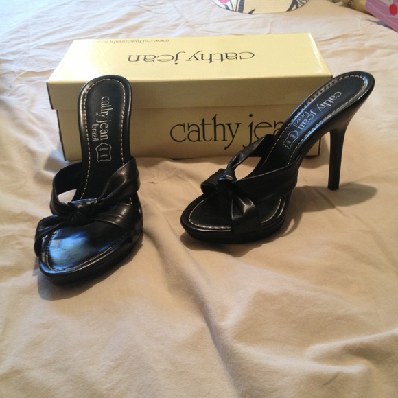 Black Cathy jean heels size 7