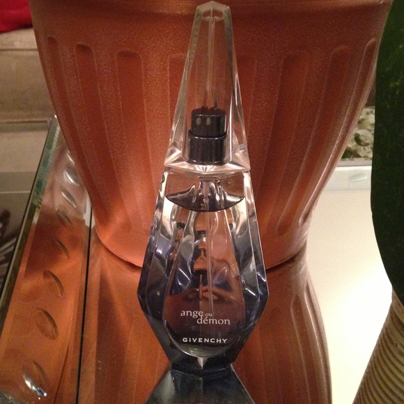 Givenchey Angel ou demon Vaporisateur -Spray