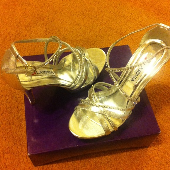 Formal shoes