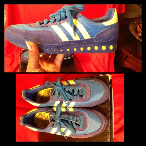 Royal blue and neon yellow Adidas running shoes 💨