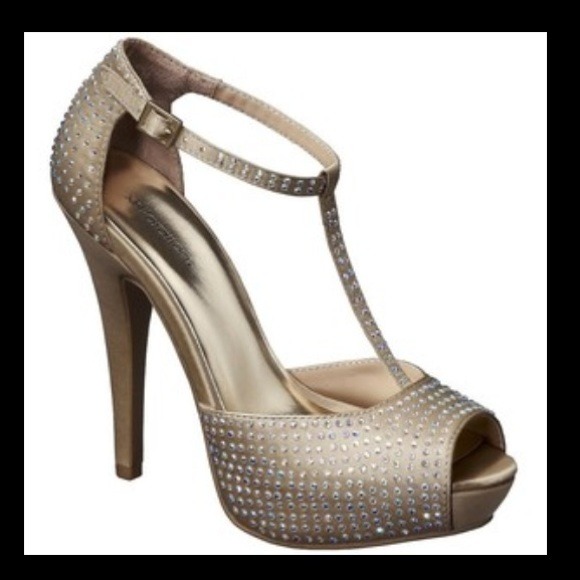 Strap heel