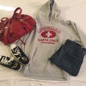 Grey Santa Cruz sweatshirt in great condition